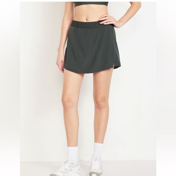 Old Navy Pants - 130. Old Navy Dark Green Women's Skort NWT Size Small
